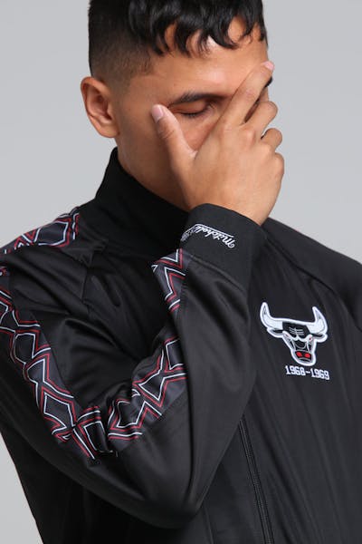 MITCHELL & NESS CHICAGO BULLS PANEL TRACK JACKET BLACK