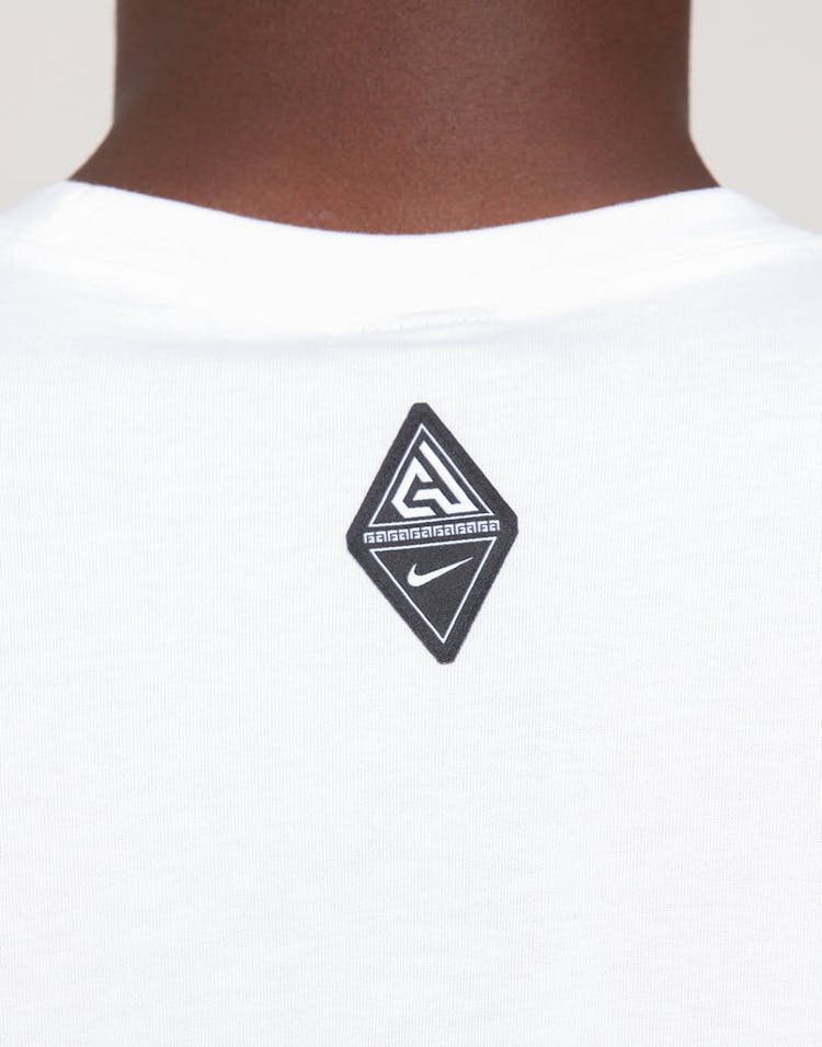 NIKE DRI-FIT GIANNIS