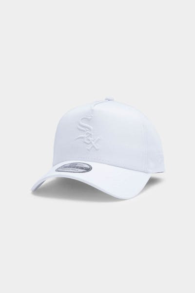 New Era Men's Chicago White Sox Emboss 9FORTY A-Frame MLB Snapback White