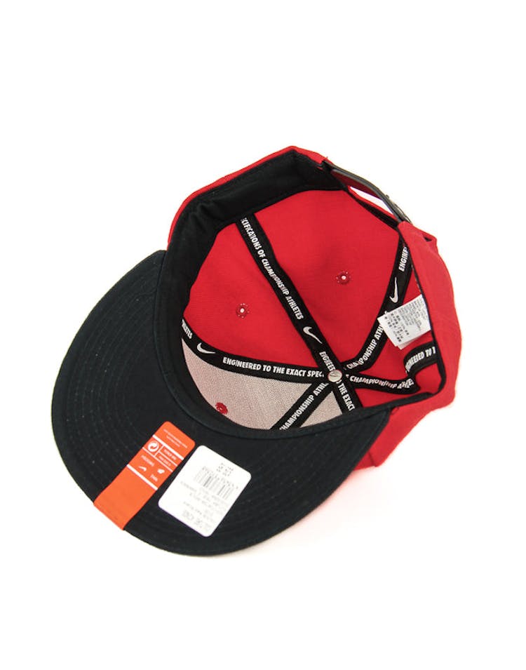 Nike Futura True 2 Snapback Red/black