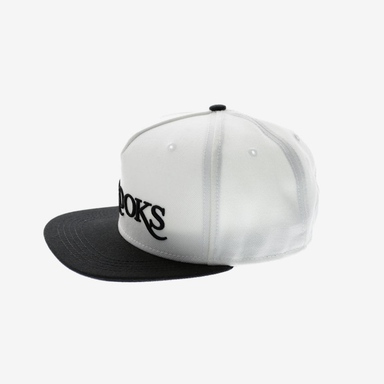 Crooks & Castles Serif Strapback White/black