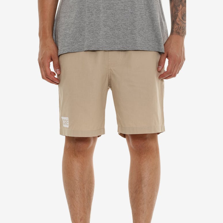 Carré Division Slide Short Stone