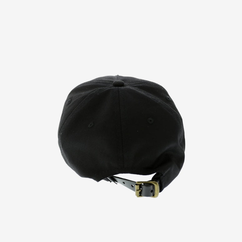 Centre Metal Badge Strapback Black