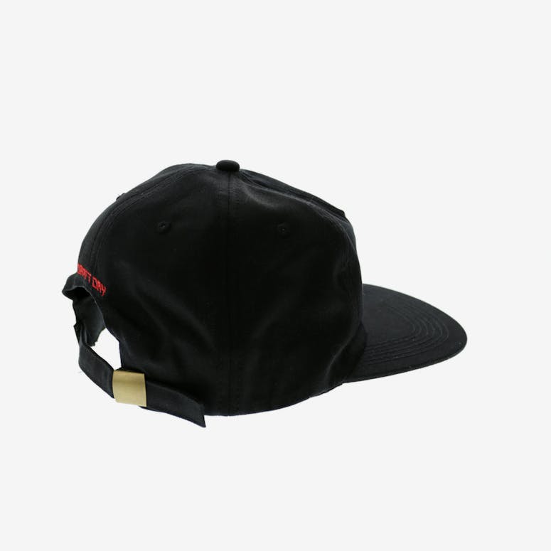 Middle Man 5 Panel Strapback Black