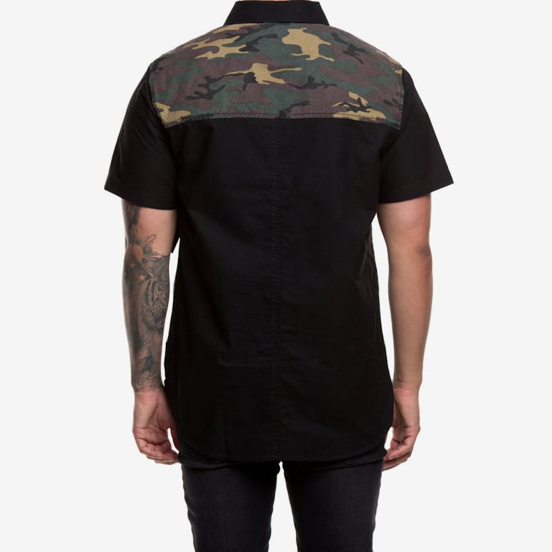 Carré Premier Short Sleeve Button Up Black/Camo