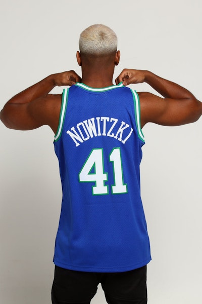 Mitchell & Ness Dallas Mavericks Dirk Nowitzki #41 NBA Jersey Navy