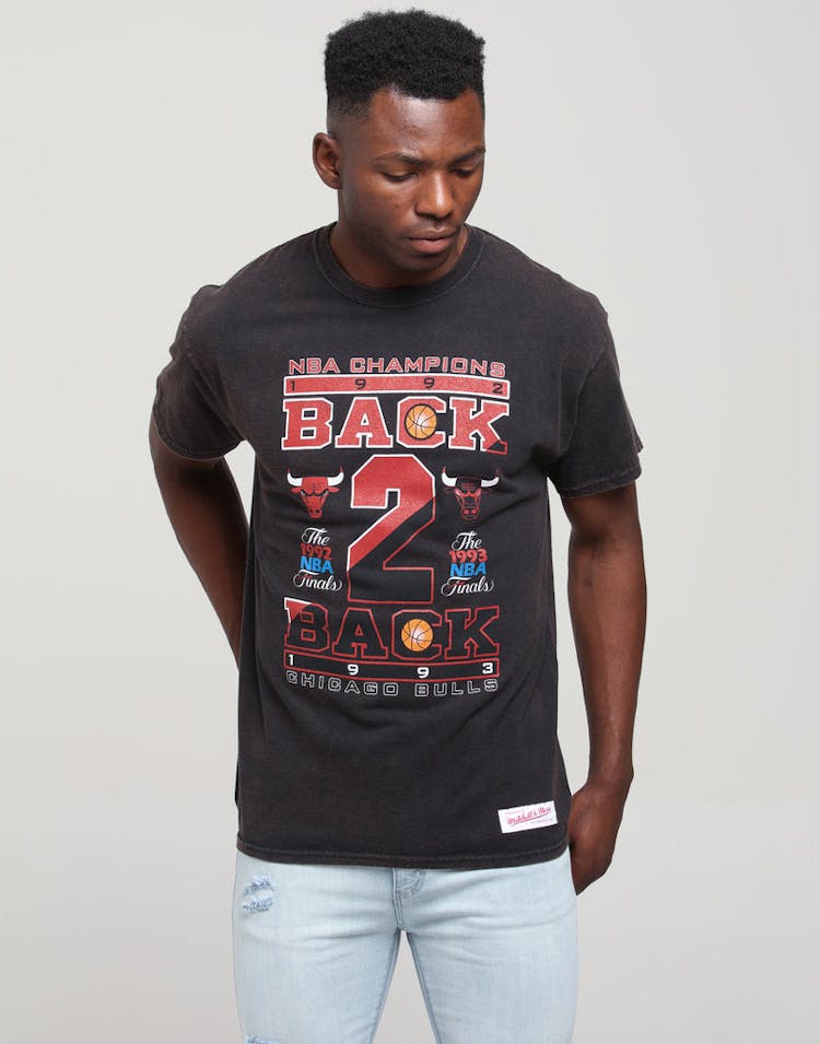 Mitchell & Ness Chicago Bulls B2B Vintage Champ Tee Black