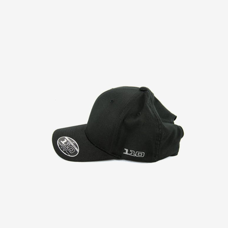 Banker 110 Curved Snapback Black