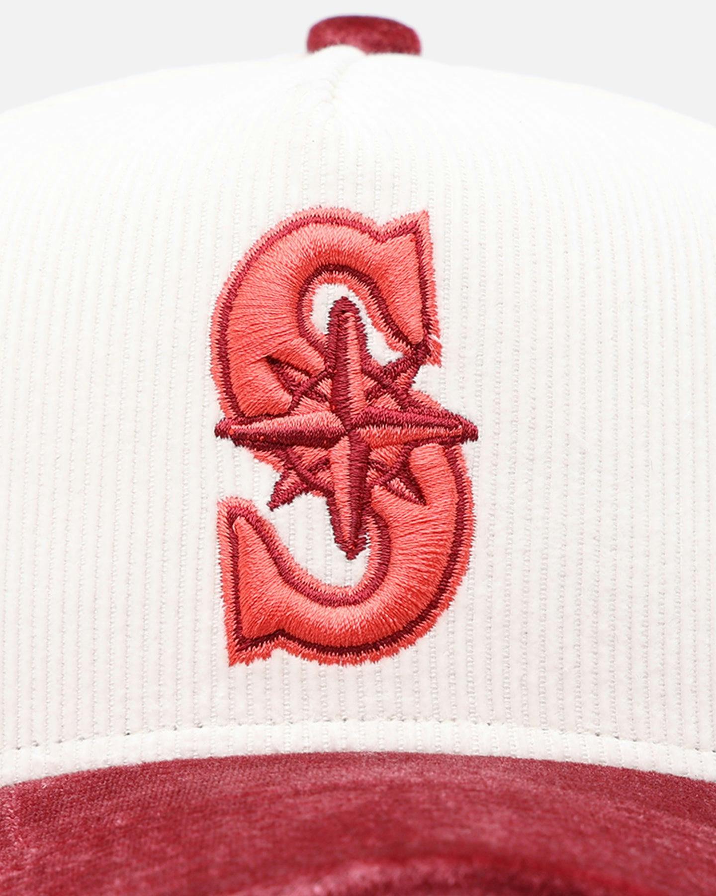 New Era Seattle Mariners 'Premium Corduroy Velvet' 9FORTY A-Frame Snapback Chrome White/Cardinal