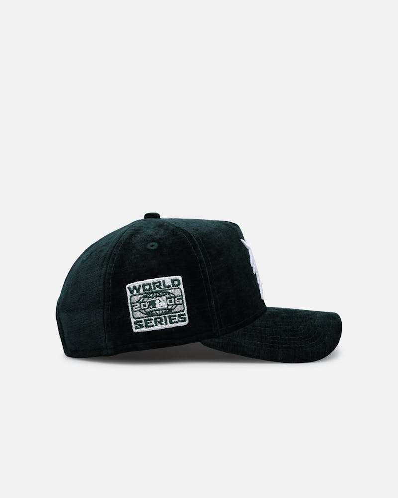 New Era Detroit Tigers 'Plush Chenille' 9FORTY A-Frame Snapback Dark Green