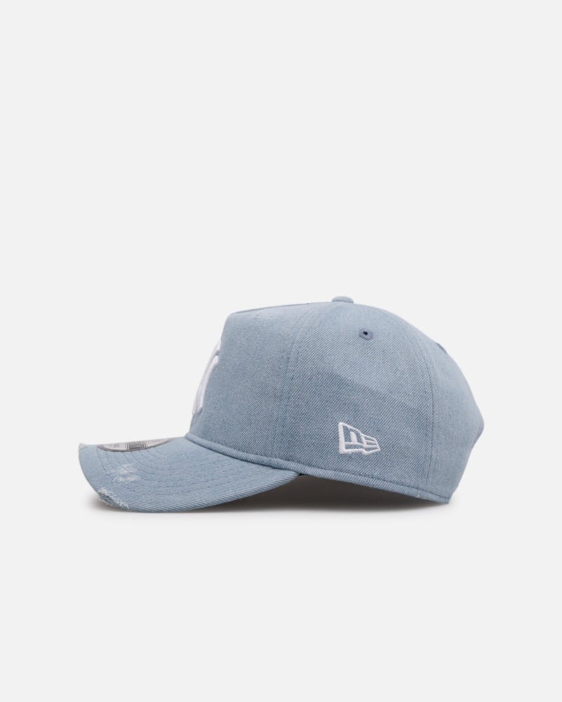 New Era New York Yankees 'Distressed Denim' 9FORTY A-Frame Snapback Light Wash Denim