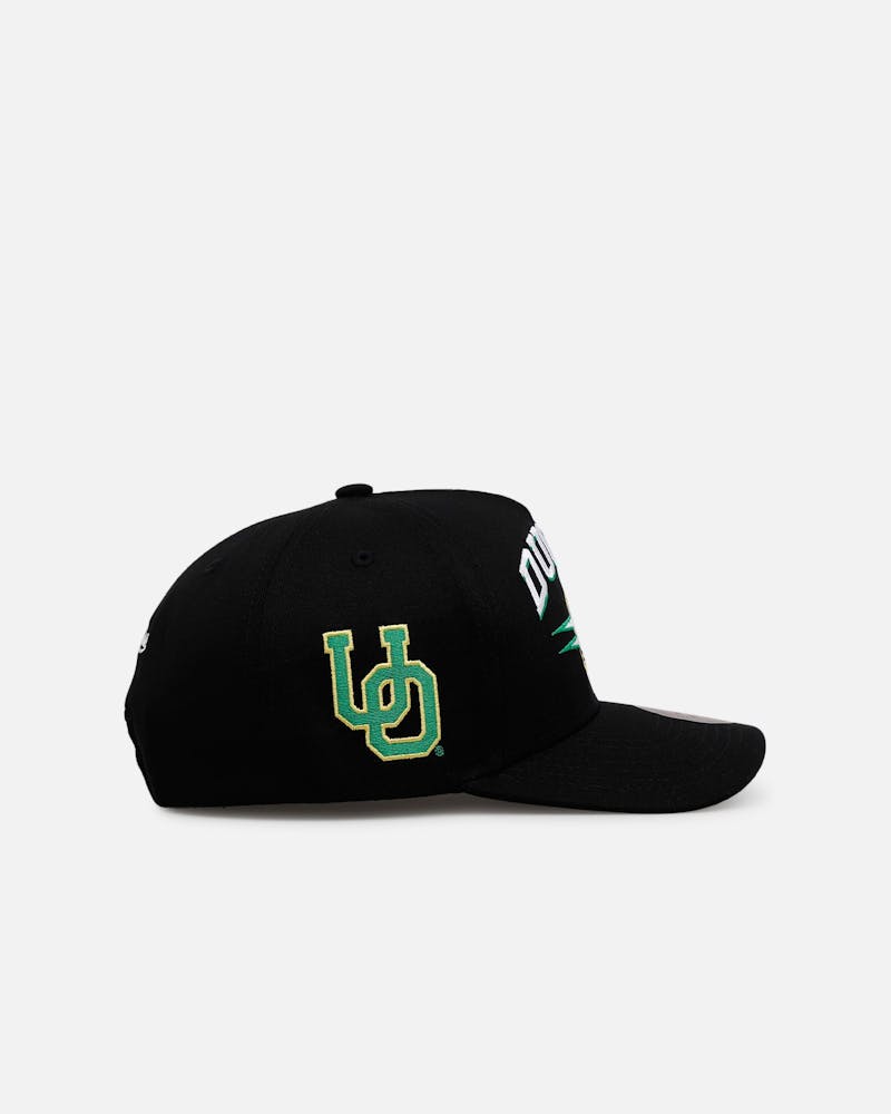 Mitchell & Mess Oregon Ducks 'Shadow Script' Pro Pinch Snapback Black