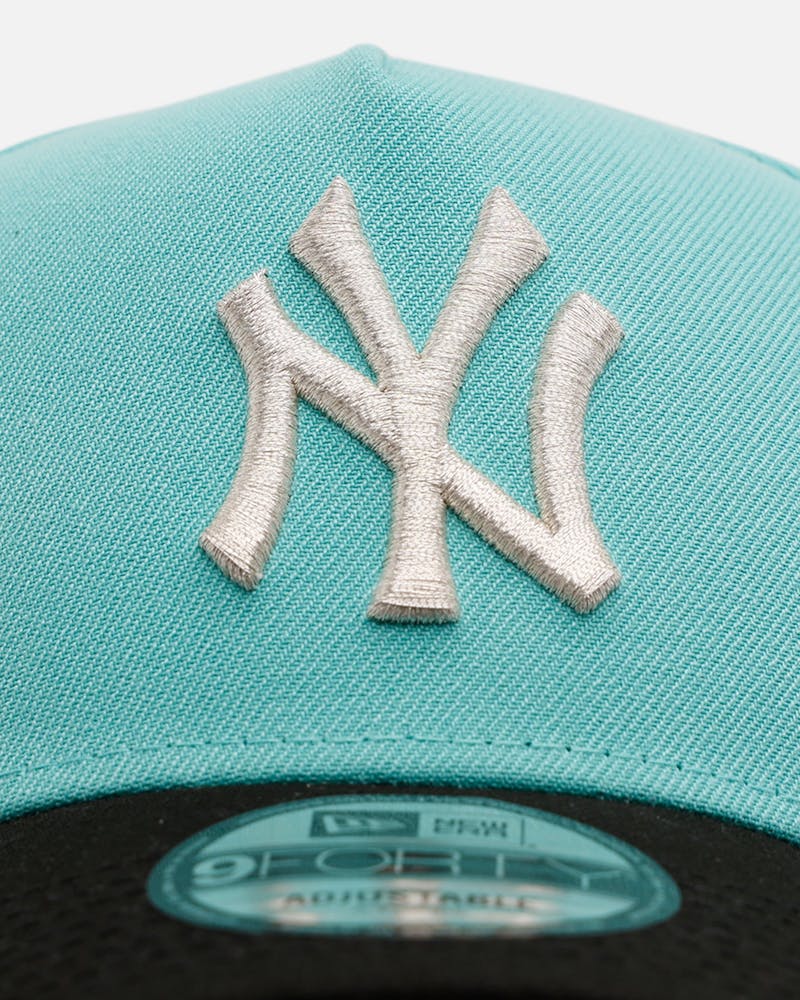 New Era New York Yankees 'Diamonds Are Forever' 9FORTY A-Frame Snapback Mint