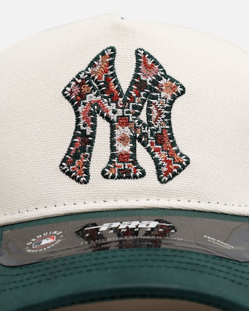 Pro Standard New York Yankees 'Tapestry 2.0' Pinch Front Strapback Dark Green