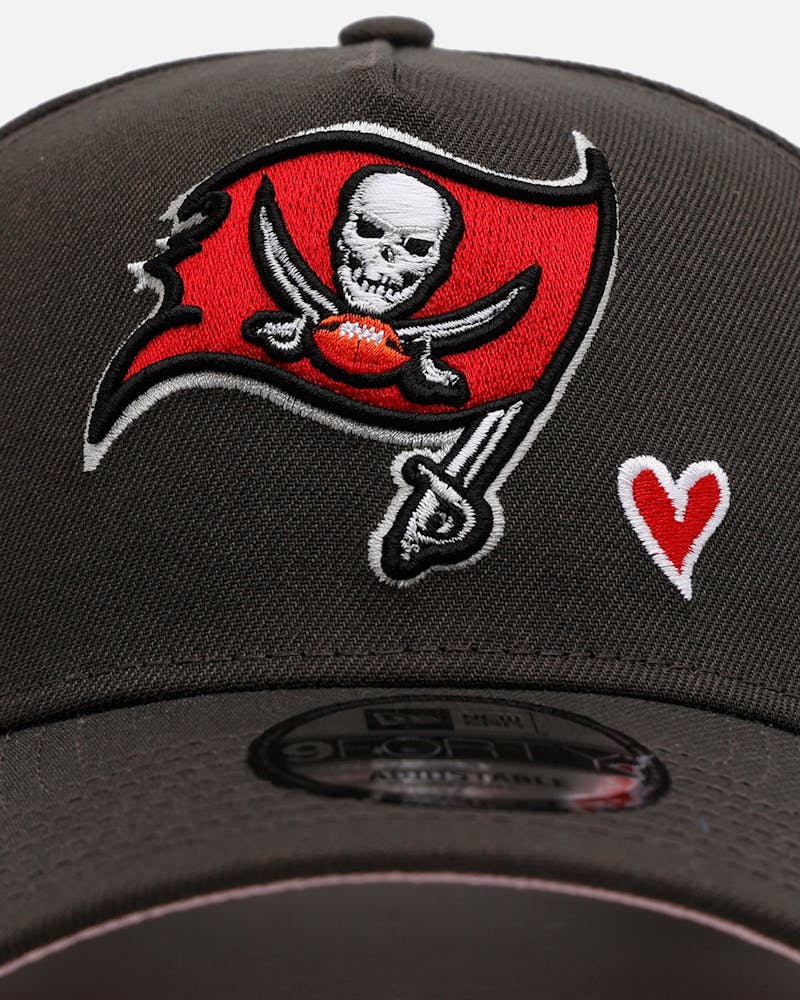 New Era Tampa Bay Buccaneers 'Team Color Hearts' 9FORTY A-Frame Snapback Official Team Color