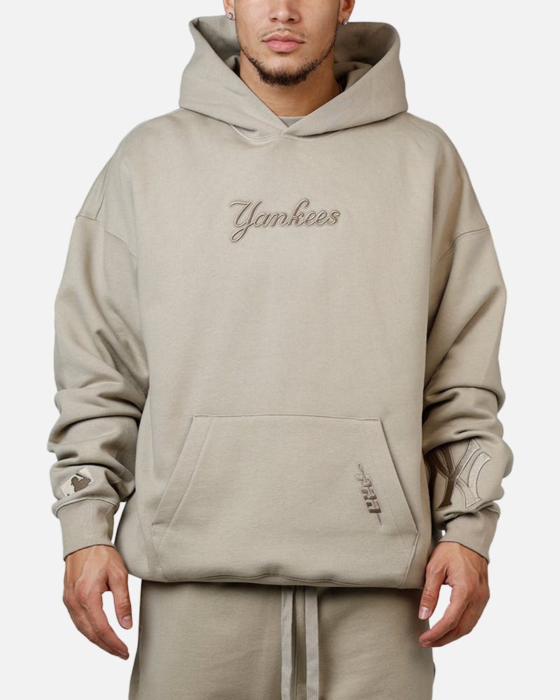 Pro Standard New York Yankees Wingspan Hoodie Taupe