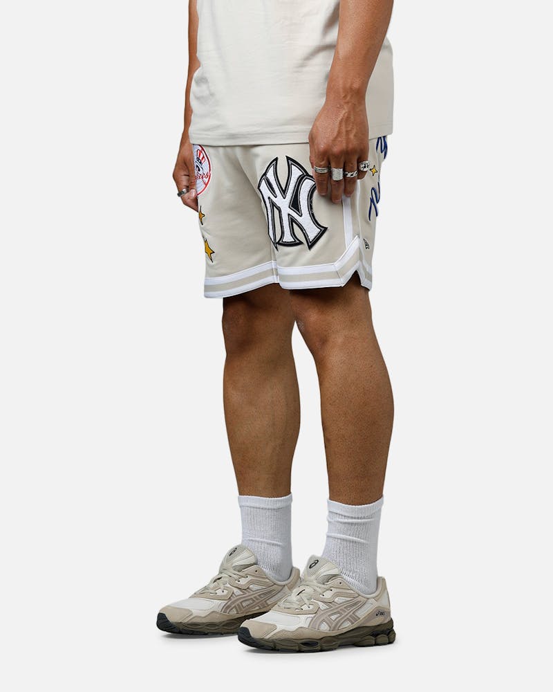 New Era New York Yankees 'Logo Select' Summer Shorts Stone