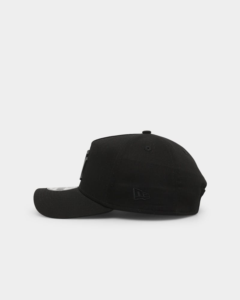 New Era New York Yankees 'Metal Badge' 9FORTY A-Frame Snapback Black/Black