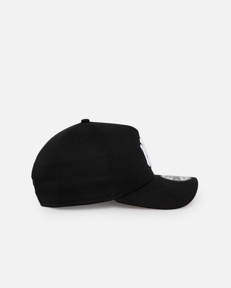 New Era New York Yankees 'Pink Satin Hearts' 9FORTY A-Frame Snapback Black/White