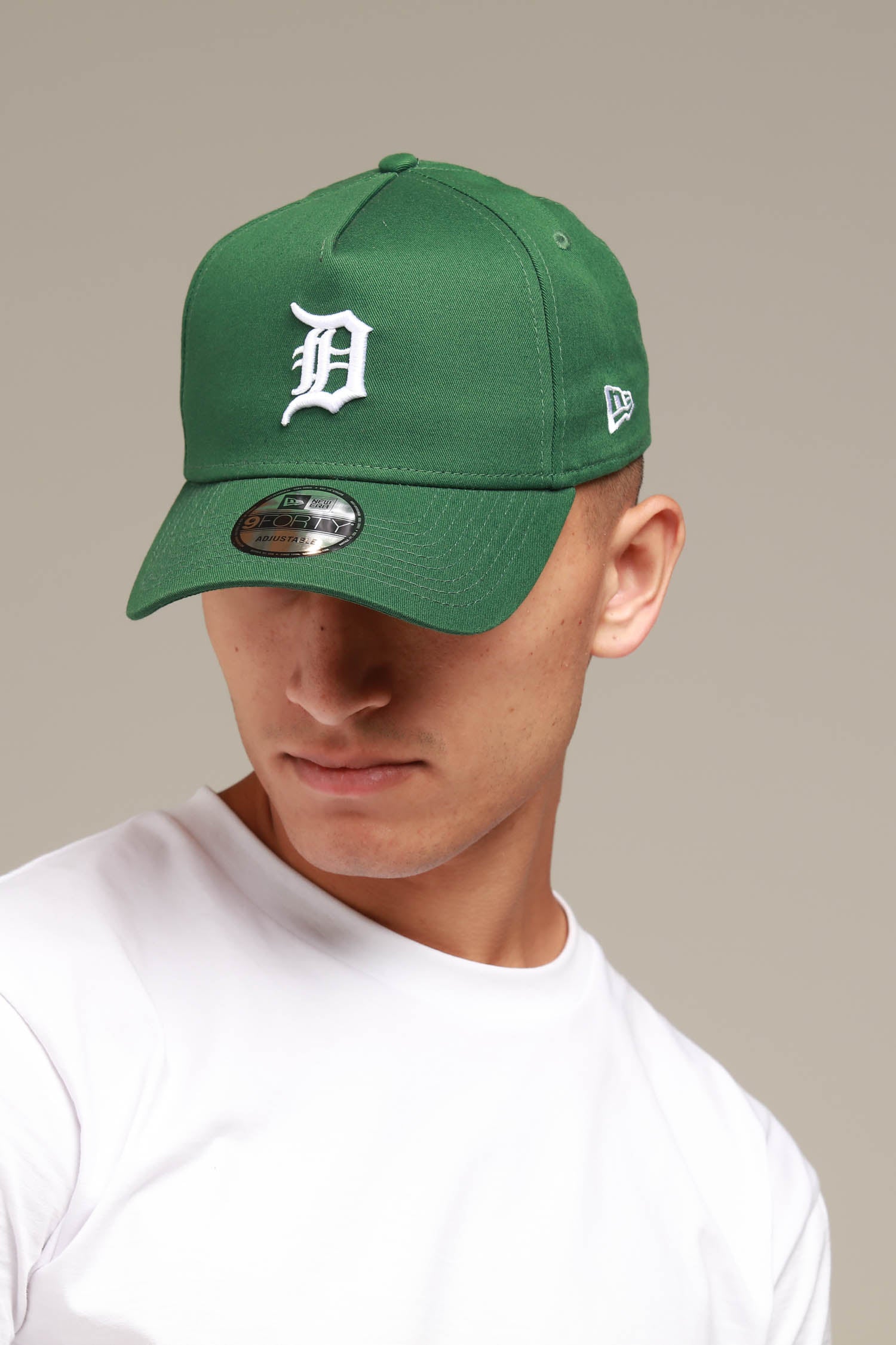 green detroit tigers shirt