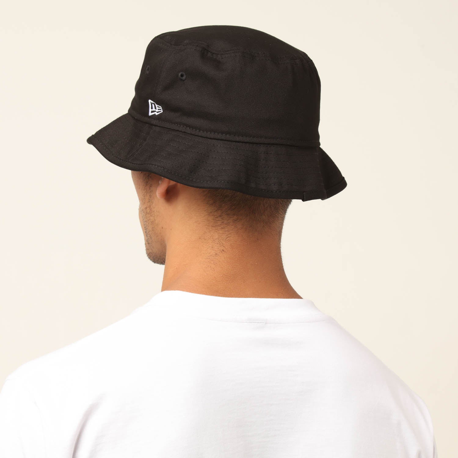 new era white bucket hat