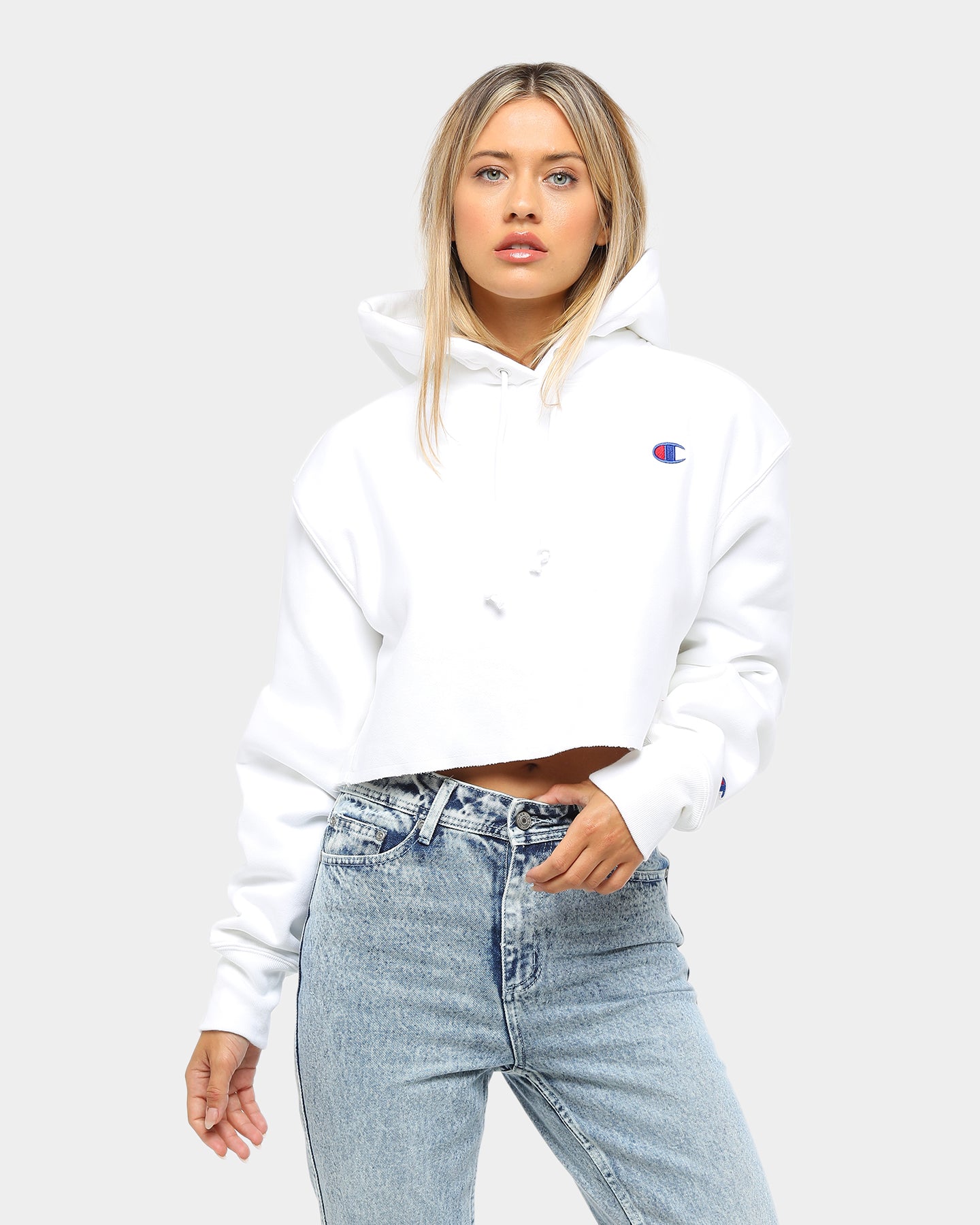 white cropped champion hoodie