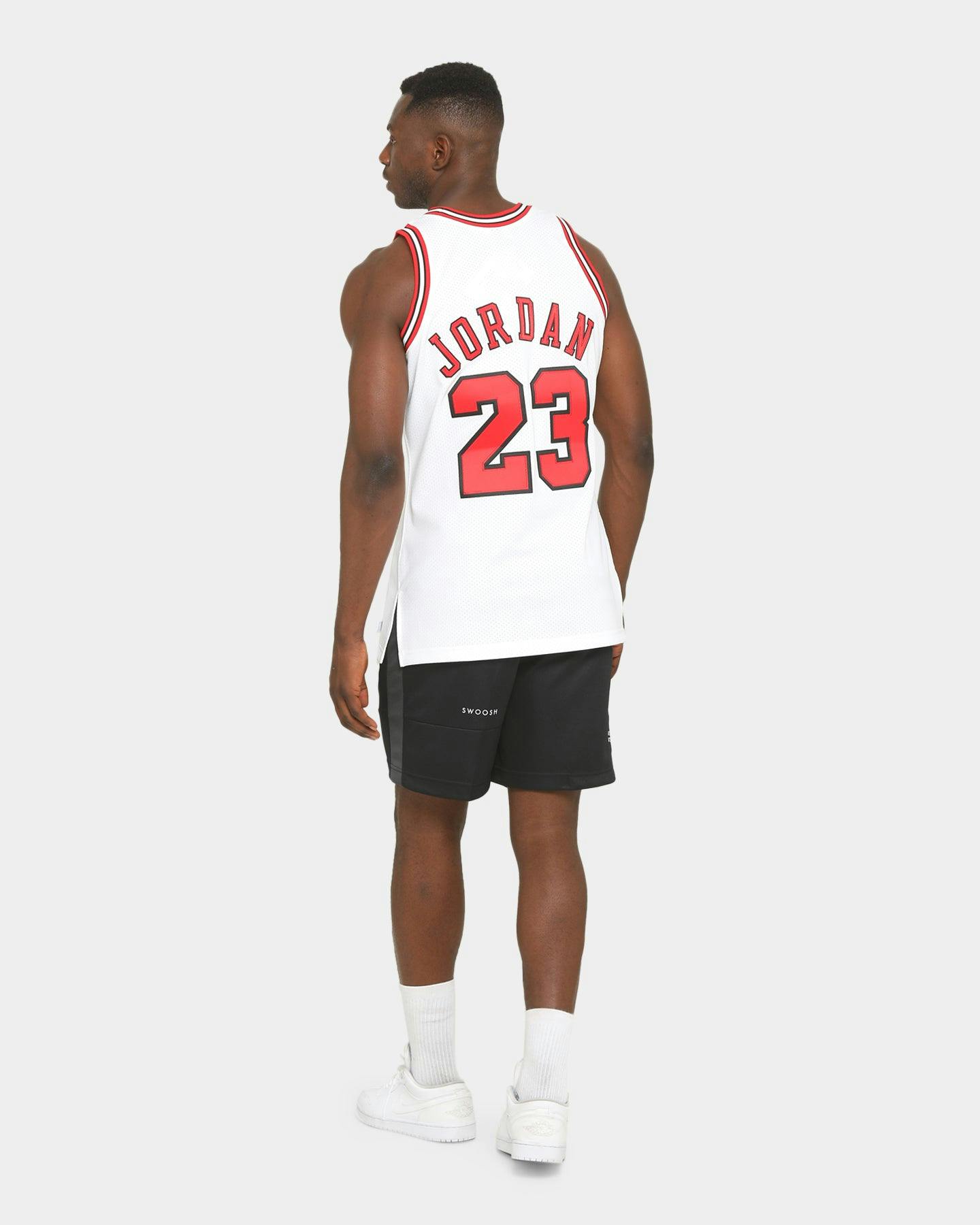 Mitchell & Ness Chicago Bulls Michael Jordan #23 '97 Authentic NBA ...