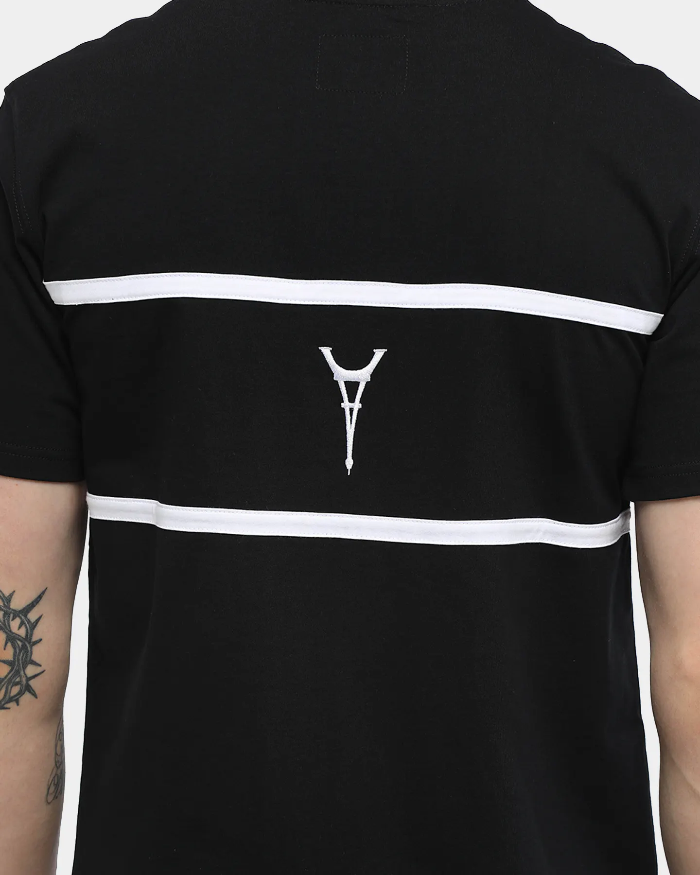 Carré Men's Scripted Classique Short Sleeve T-Shirt Black/White ...