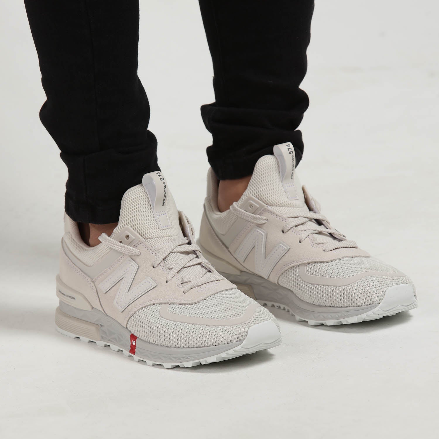 new balance 572 white