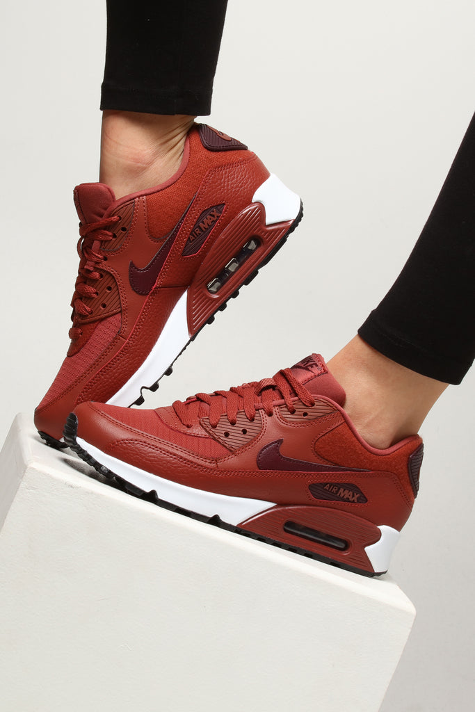 burnt orange nike air max