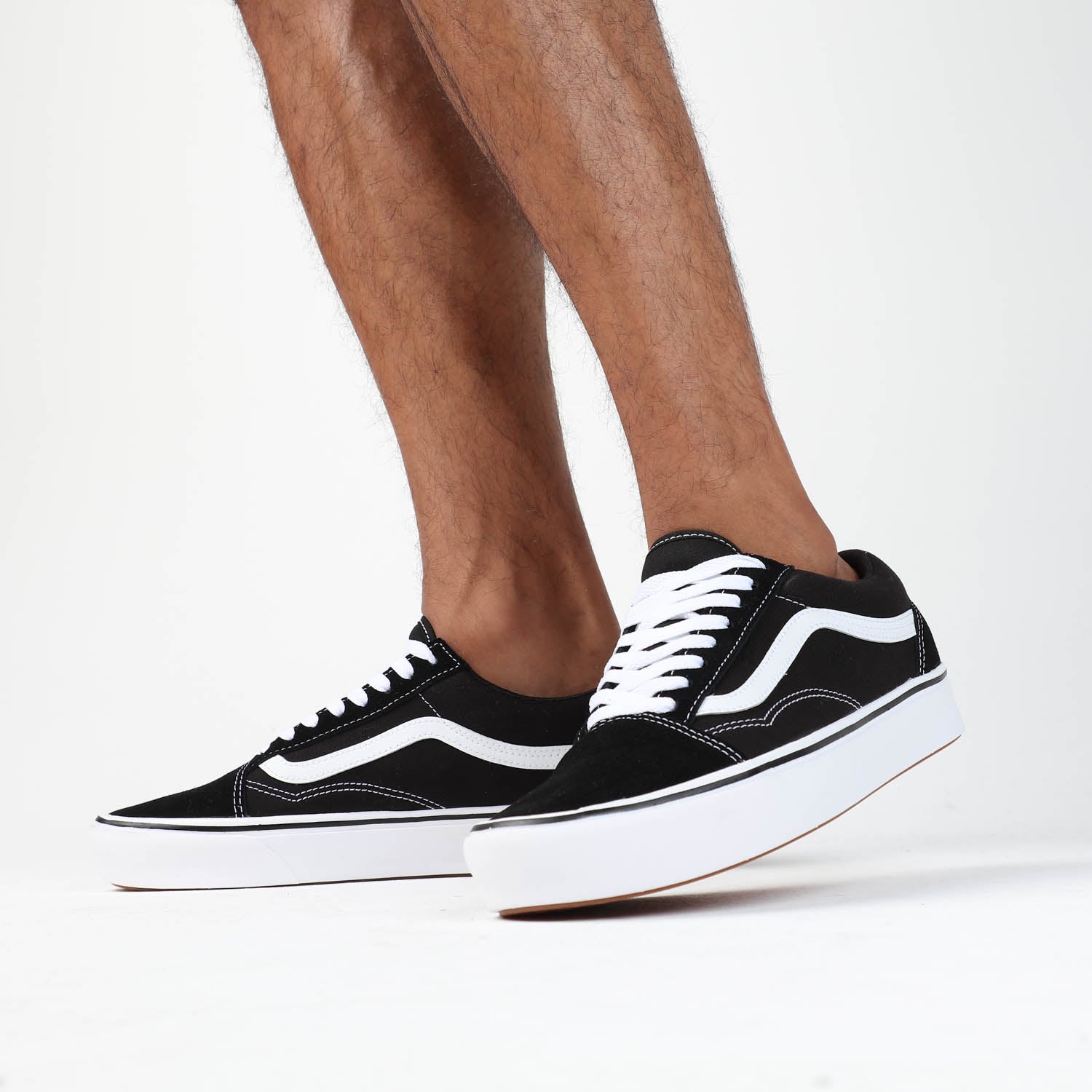 vans comfycush old skool black white