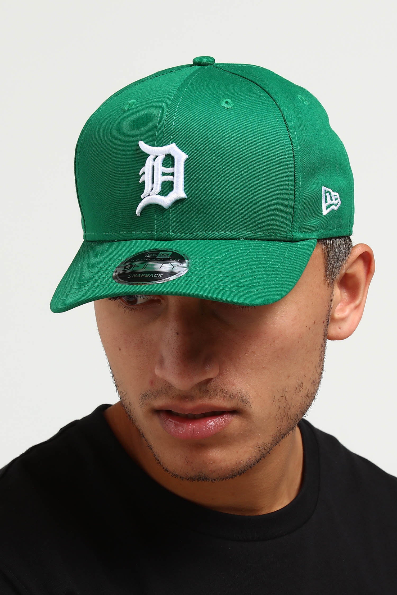 green detroit tigers shirt