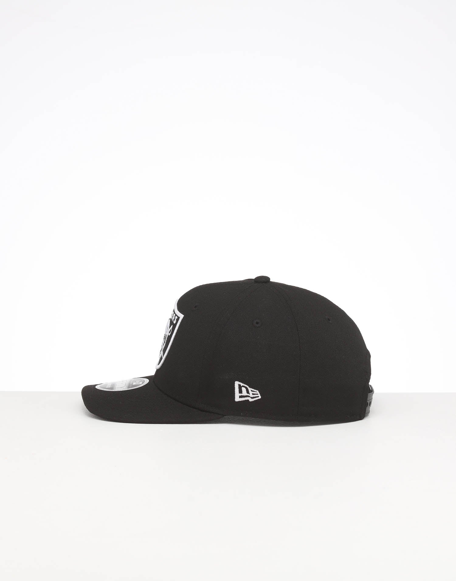 pre curved snapback