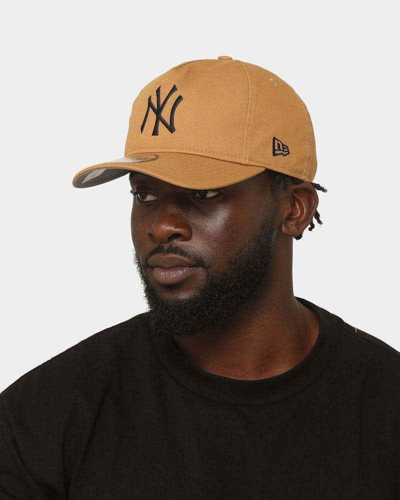 New Era New York Yankees Pinch Crown Golfer Wheat/Black