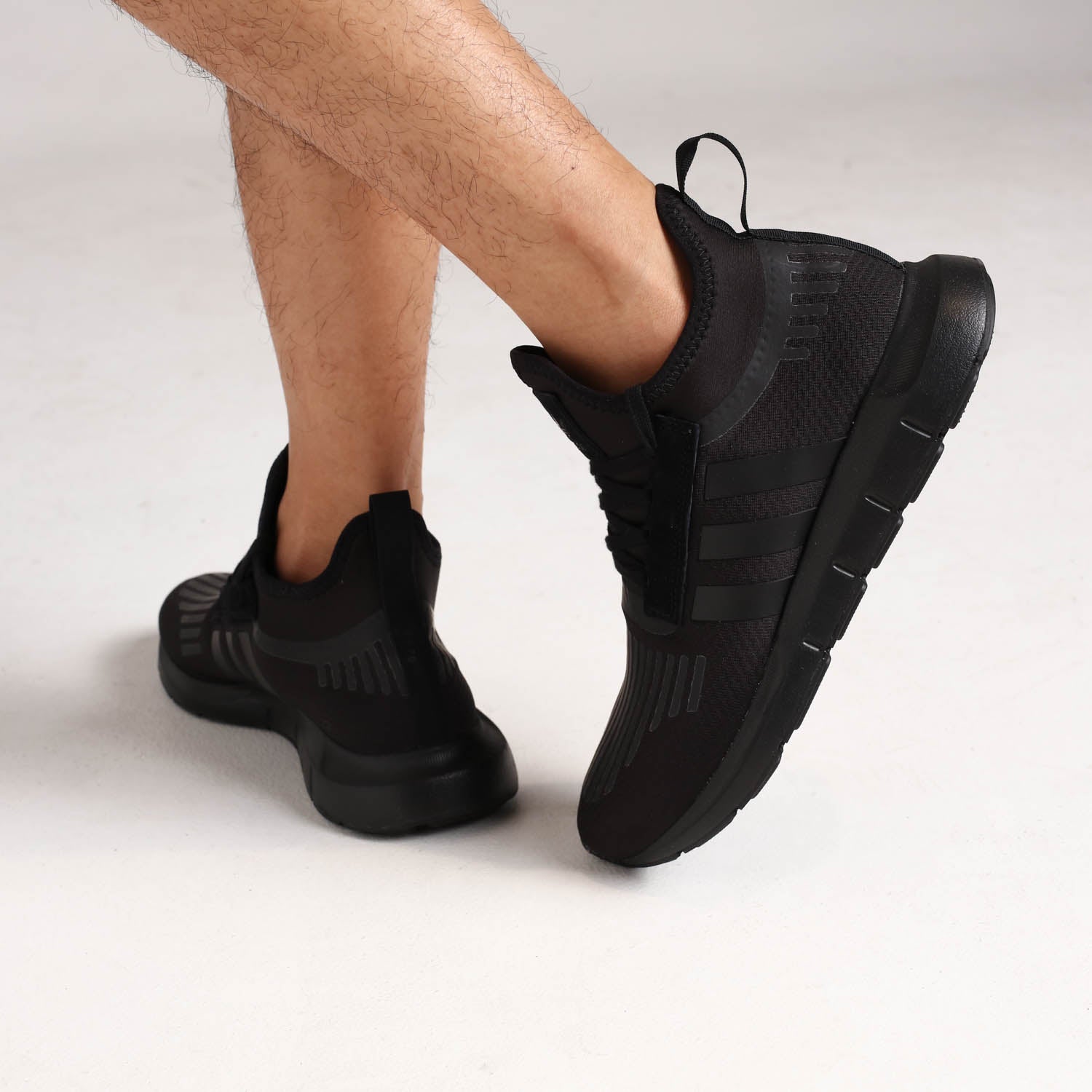adidas swift run barrier black