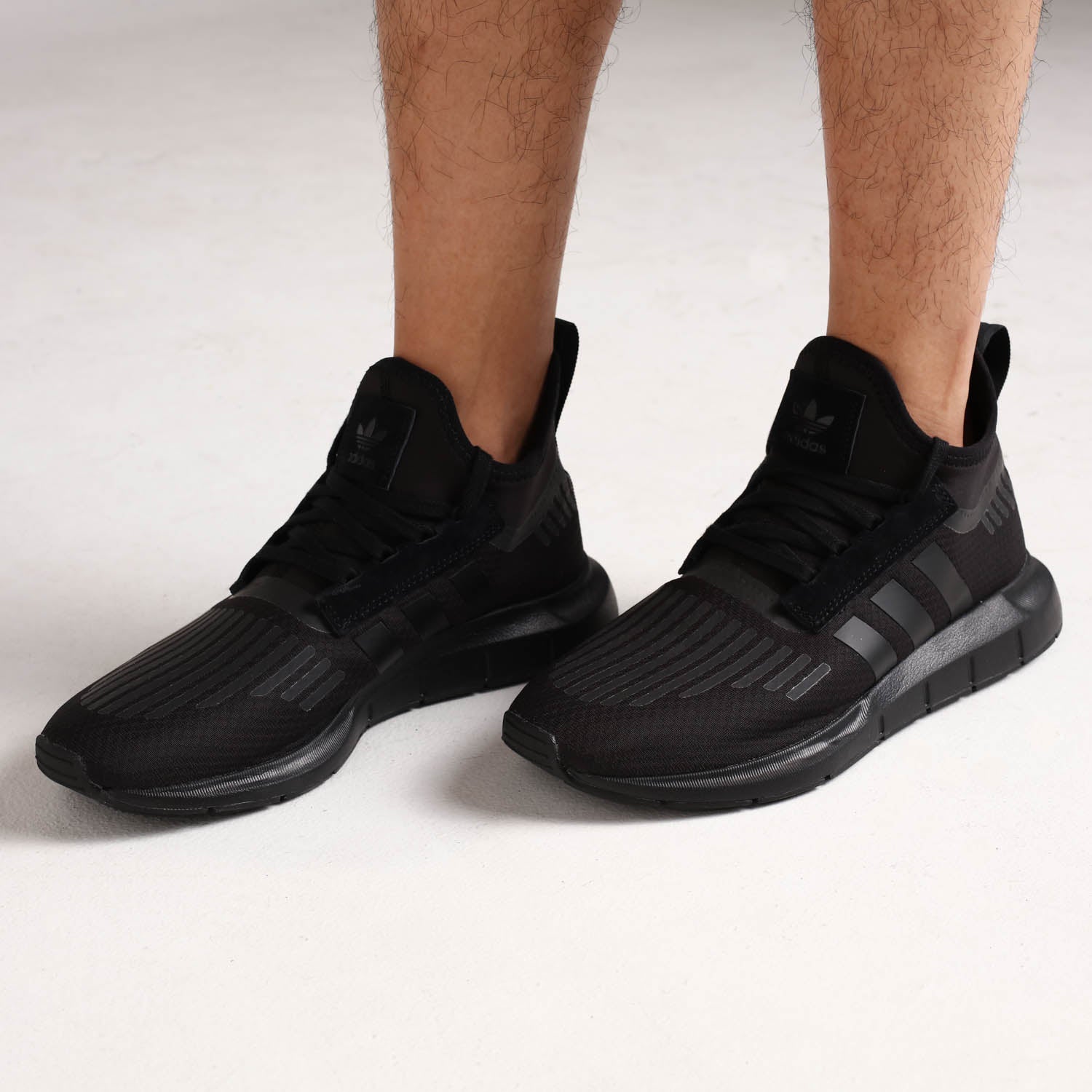 adidas swift run barrier black