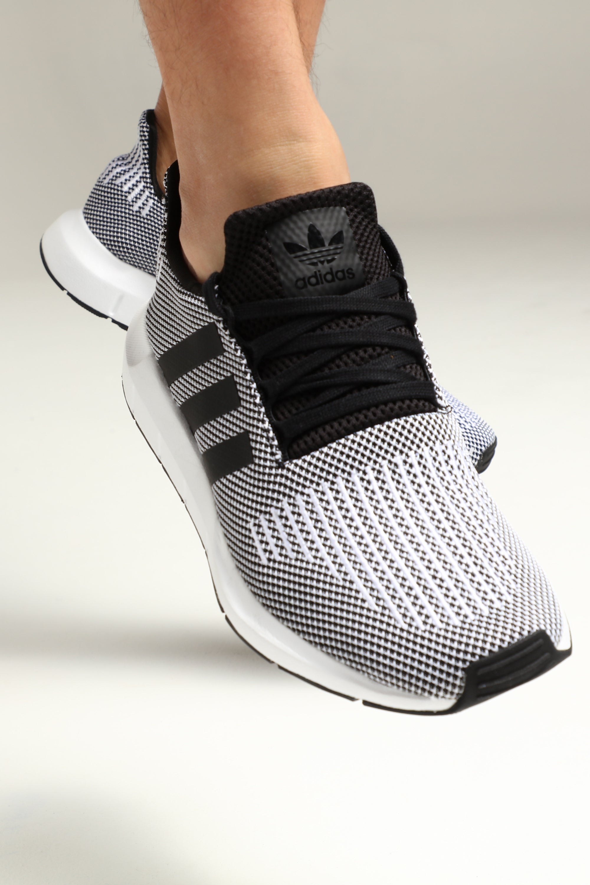 b37734 adidas