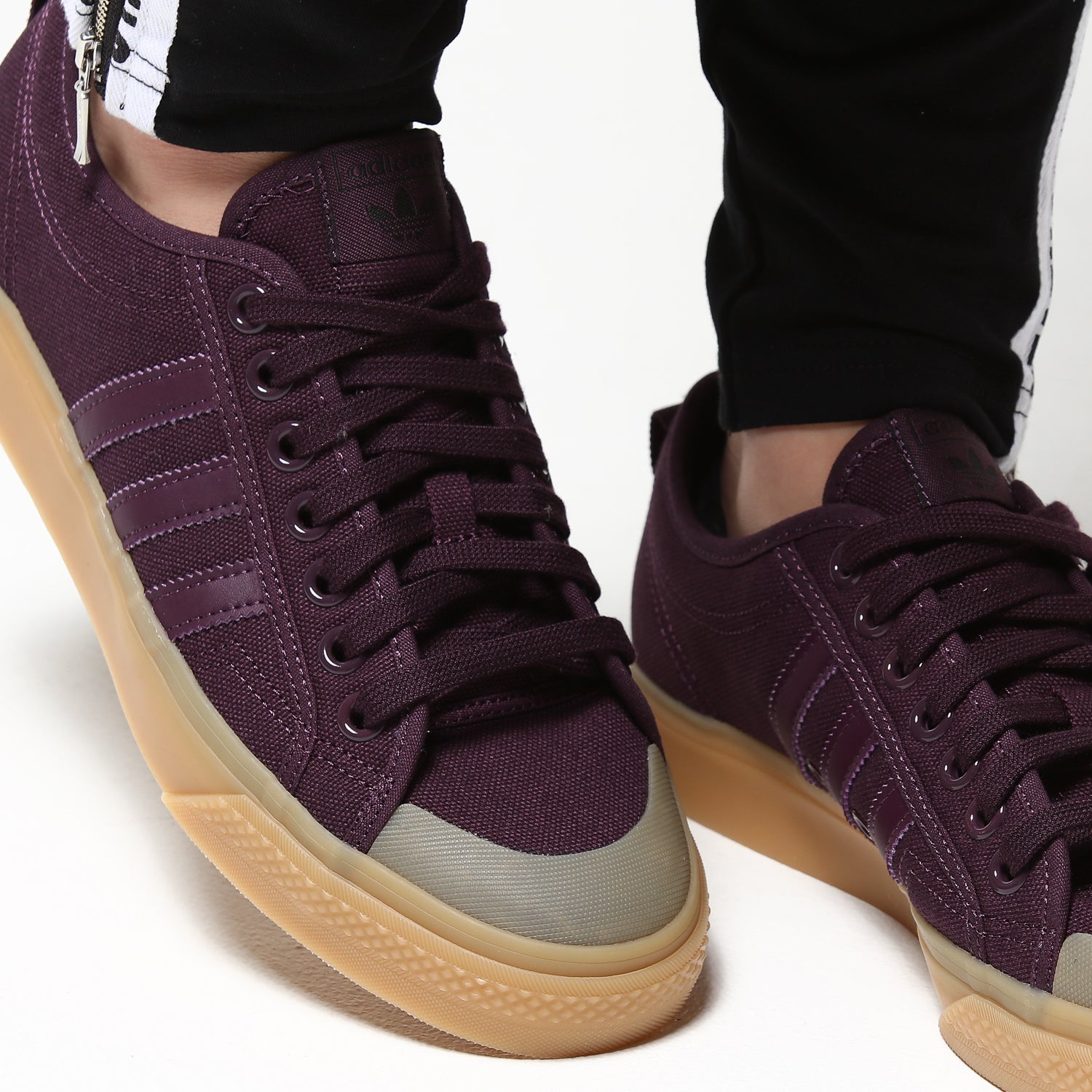 adidas superstar aubergine