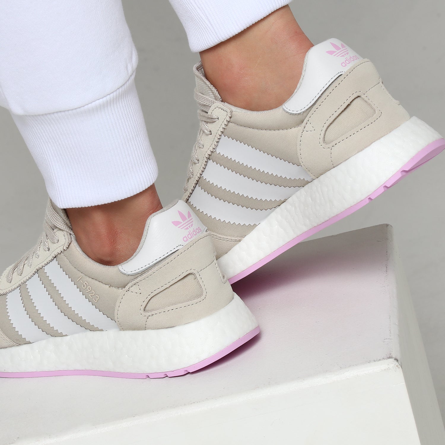 b37973 adidas