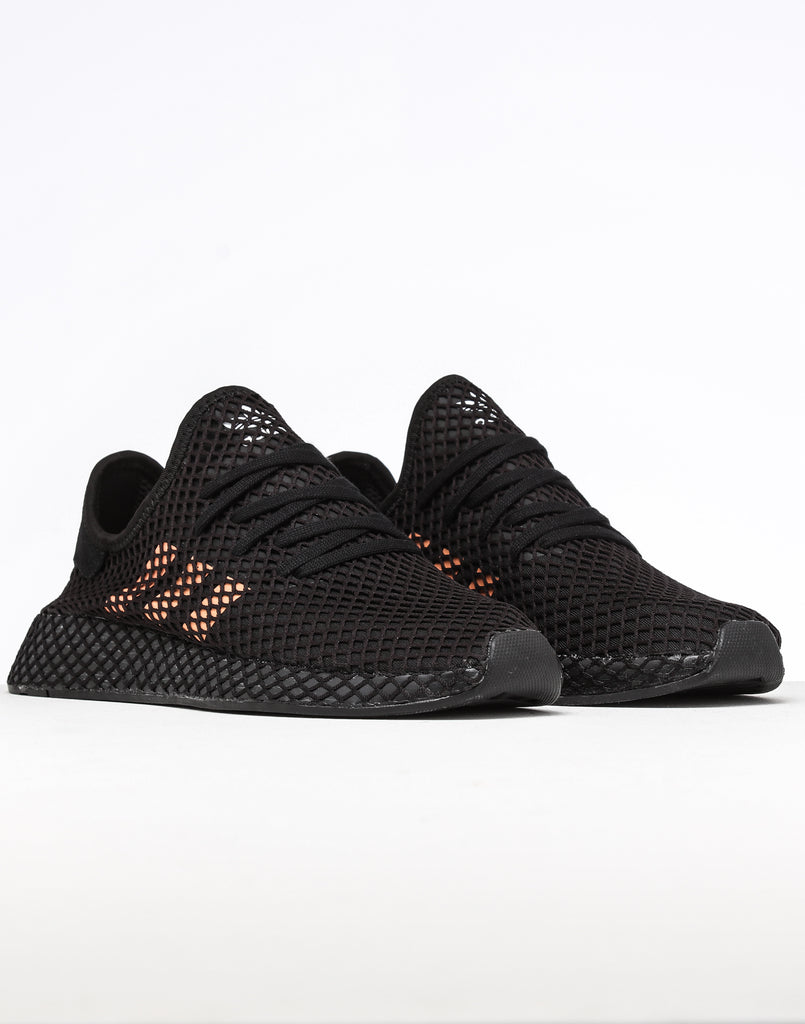 deerupt all black