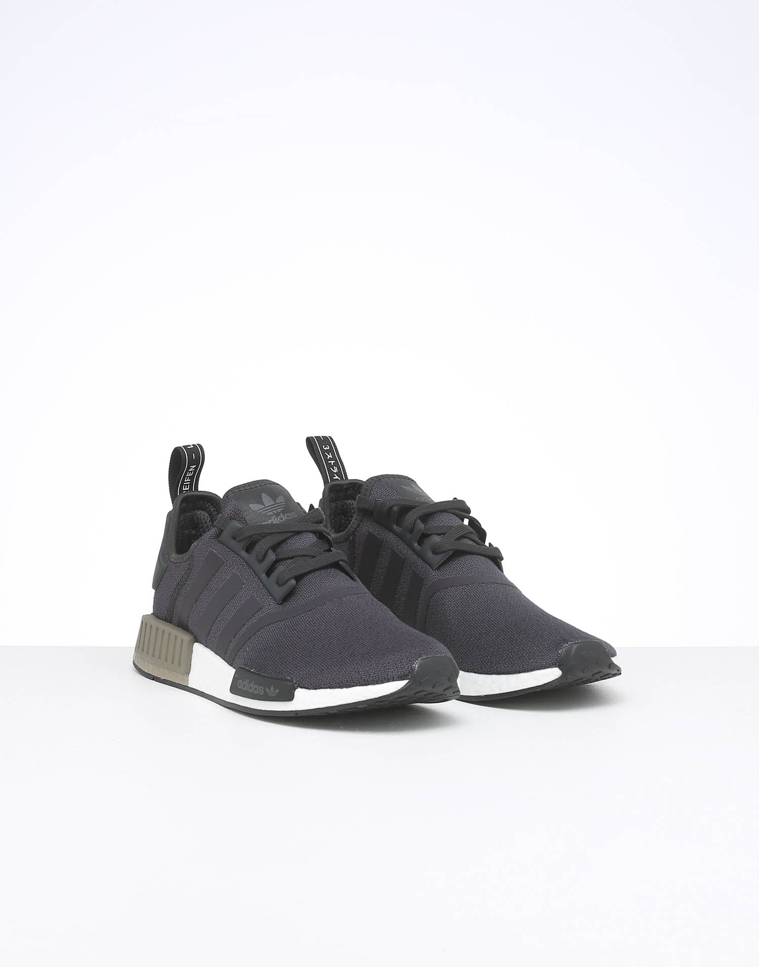 nmd r1 carbon cargo