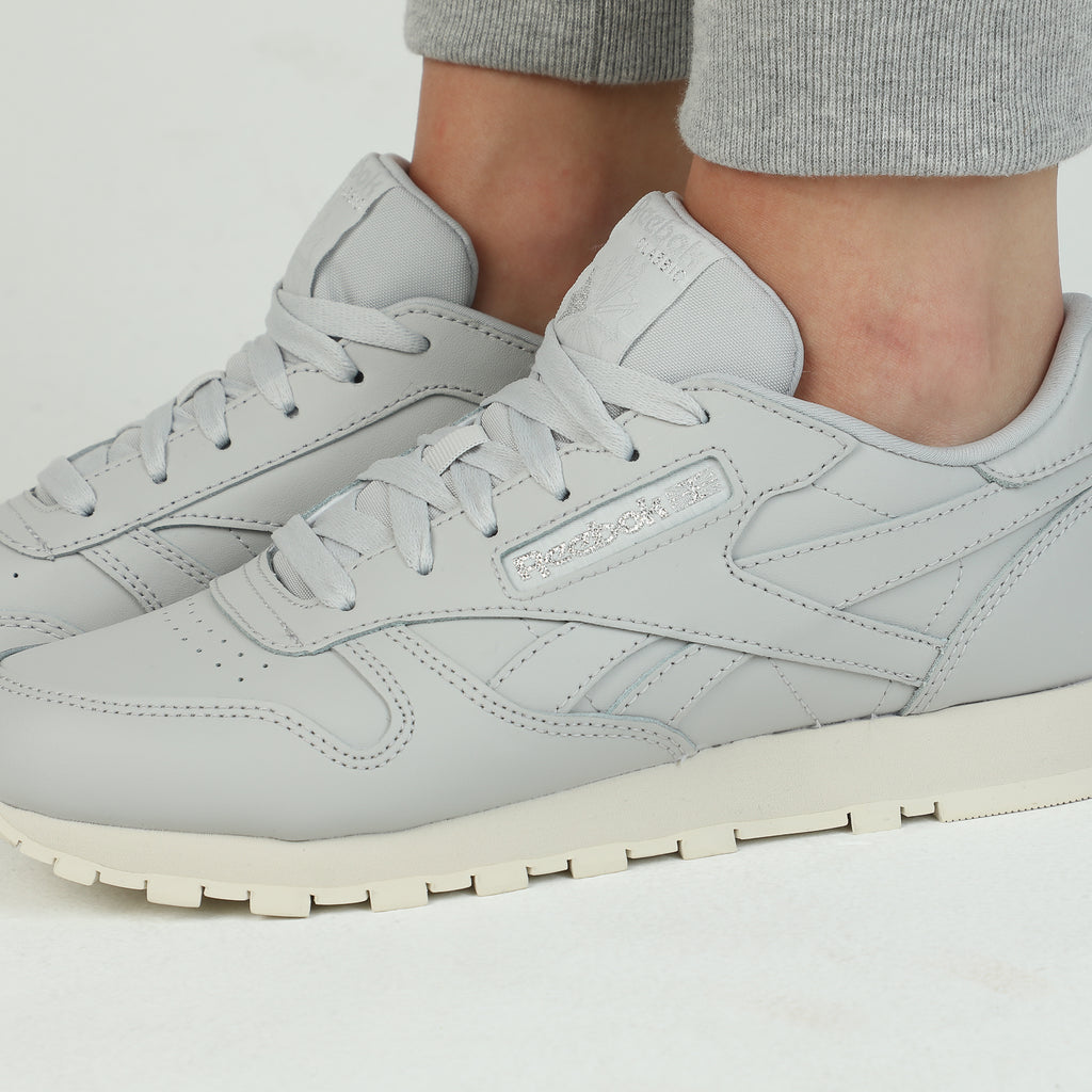 reebok classic off white