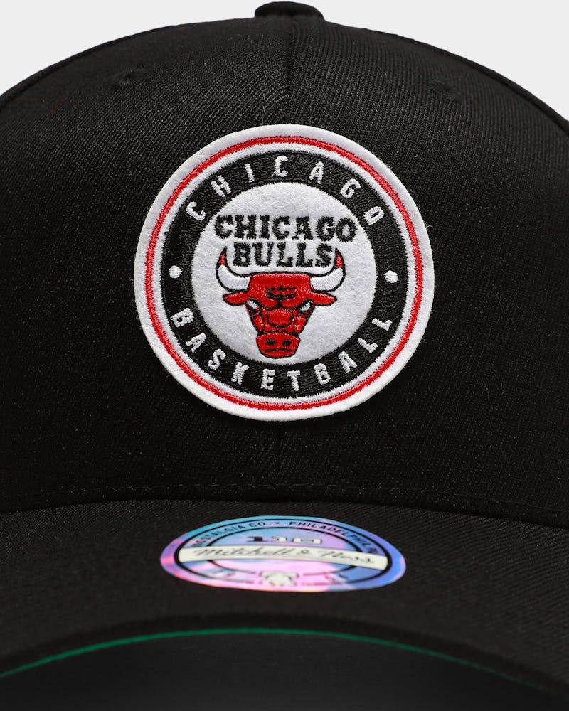 Mitchell Ness Chicago Bulls Varsity Patch 110 Snapback Black Otc Culture Kings Us