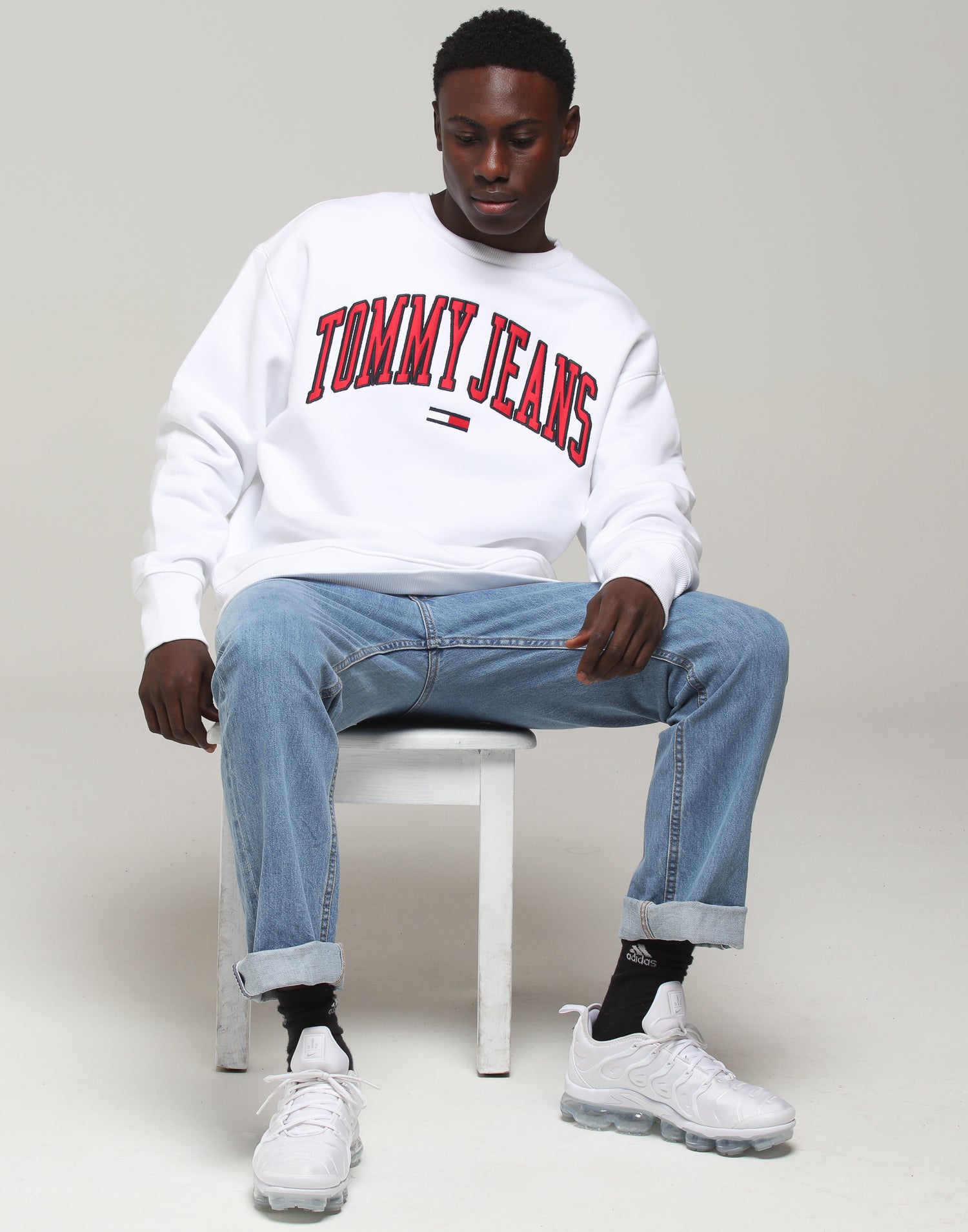 tommy jeans clean collegiate crew