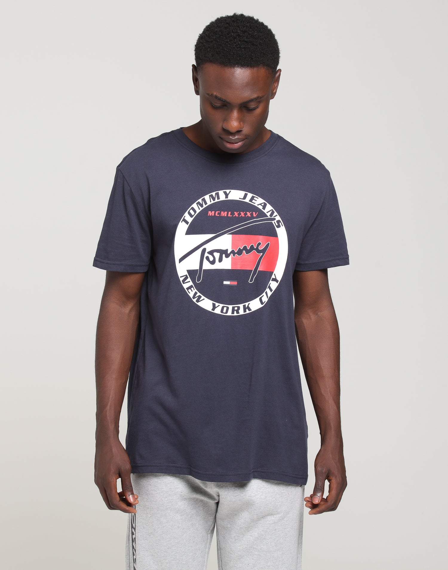 tommy circle tee