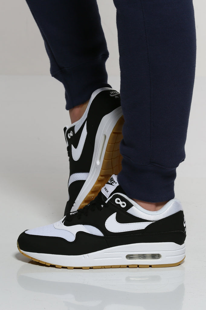 nike air max 1 black white gum