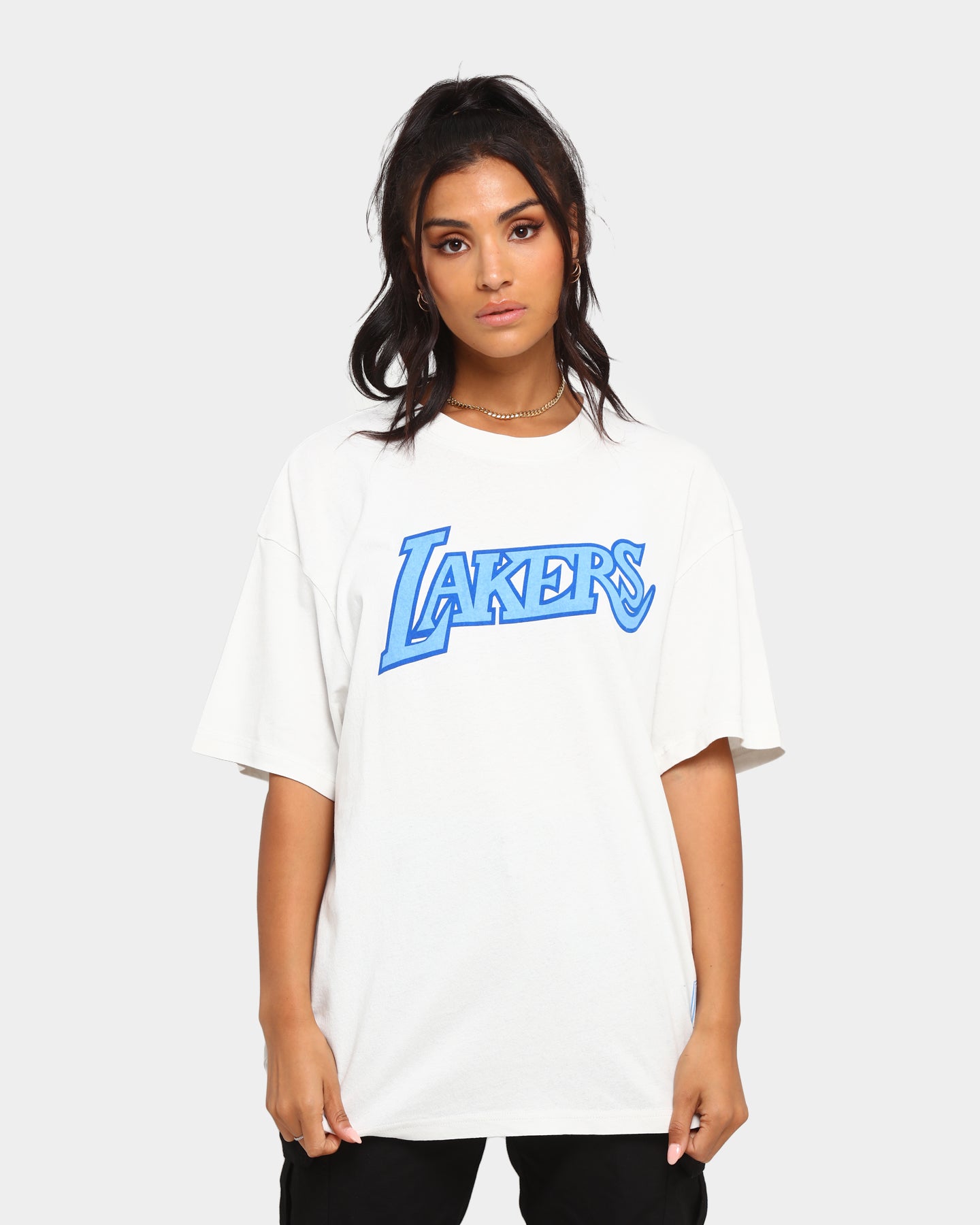 lakers white shirt